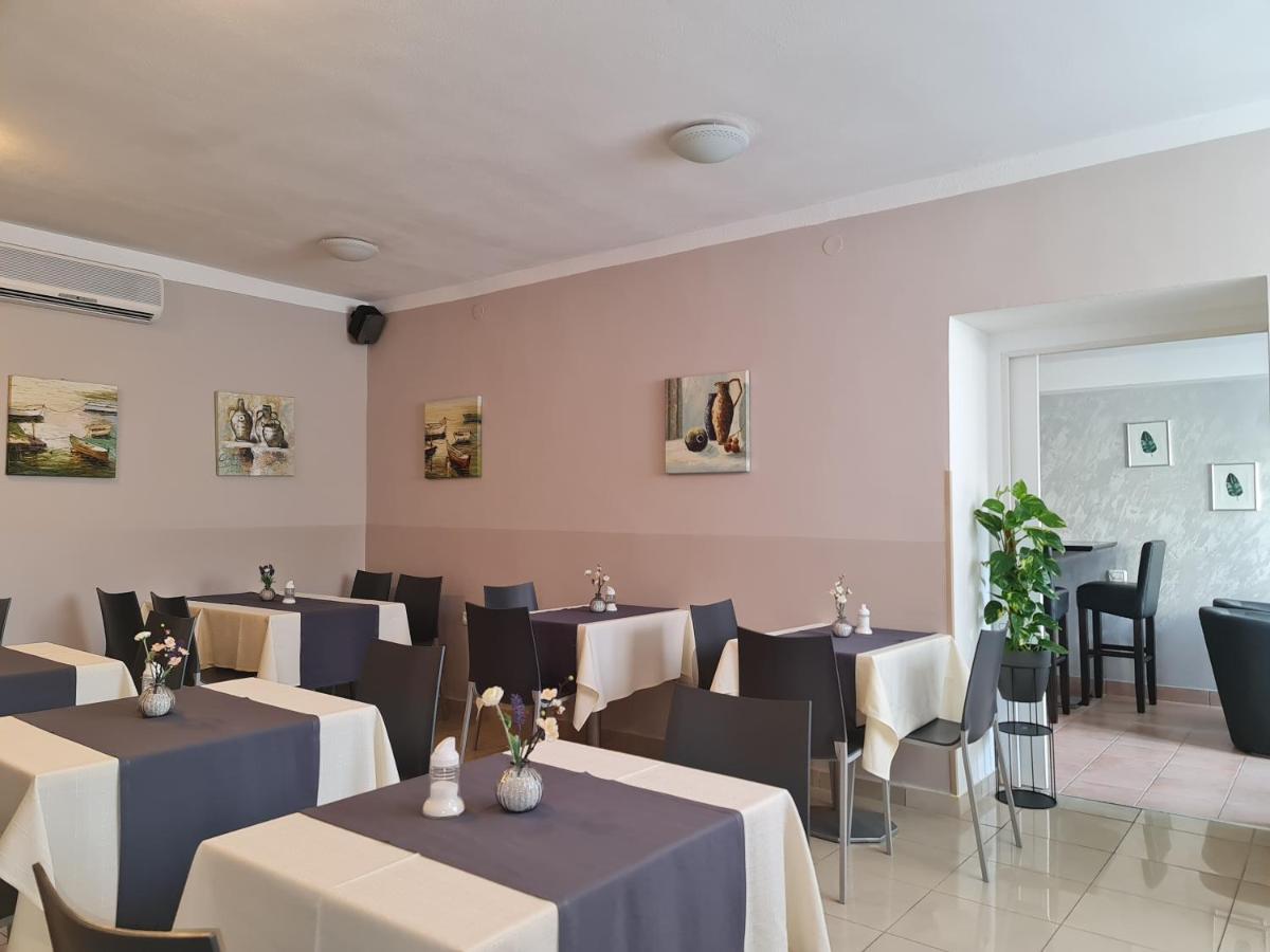 Garni Hotel Keltika Изола Экстерьер фото
