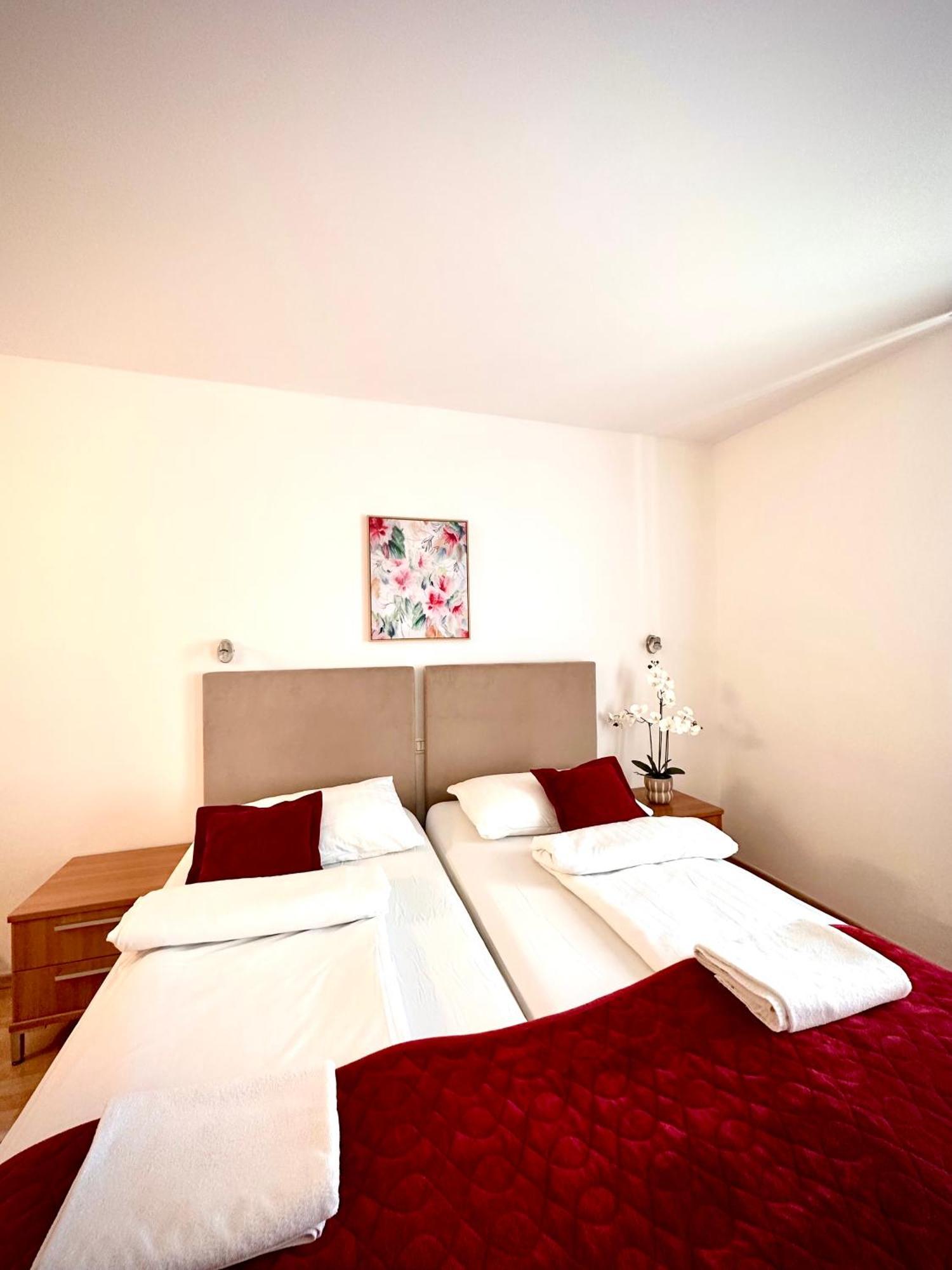 Garni Hotel Keltika Изола Экстерьер фото